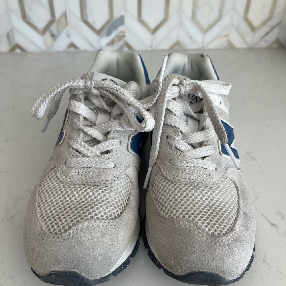 New Balance 574 Kids Boys 3 Ragged White Royal Blue  Suede Sneakers US - Picture 6 of 13